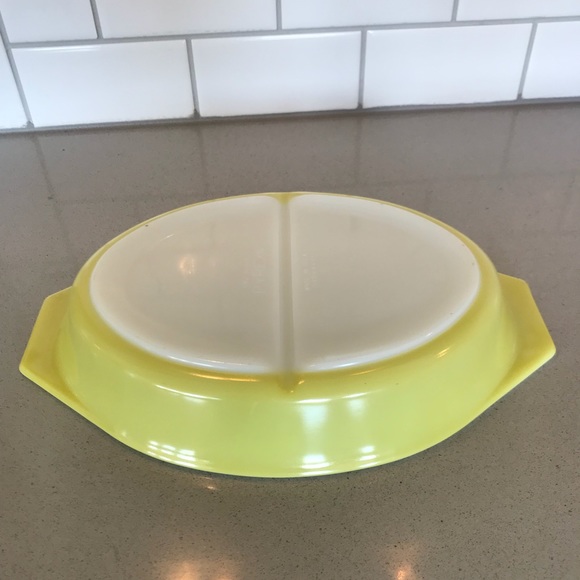 Pyrex Divided Dish - Picture 3 of 7